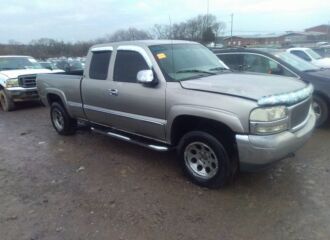  2002 GMC  - Image 0.