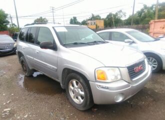  2004 GMC  - Image 0.