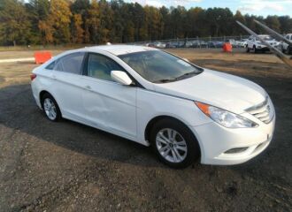  2013 HYUNDAI  - Image 0.