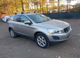  2013 VOLVO  - Image 0.