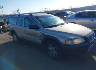  2005 VOLVO  - Image 0.