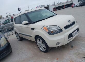  2011 KIA  - Image 0.