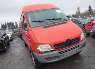  2004 SPRINTER (DODGE OR FREIGHTLINER)  - Image 0.