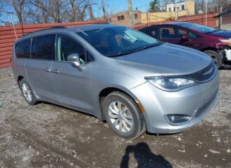  2017 CHRYSLER  - Image 0.