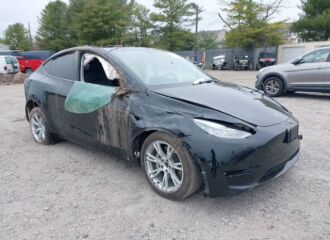  2022 TESLA  - Image 0.