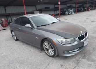  2011 BMW  - Image 0.