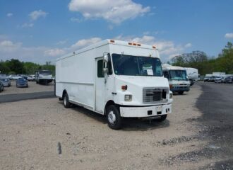  2004 FREIGHTLINER  - Image 0.