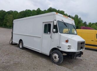  2002 FREIGHTLINER  - Image 0.