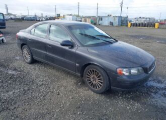  2002 VOLVO  - Image 0.