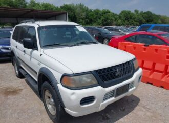  2003 MITSUBISHI  - Image 0.