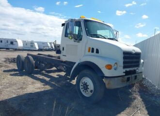  2001 STERLING TRUCK  - Image 0.