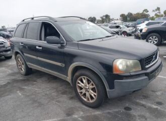  2004 VOLVO  - Image 0.