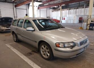  2003 VOLVO  - Image 0.