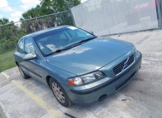  2002 VOLVO  - Image 0.