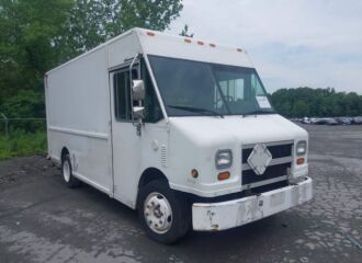  2004 FREIGHTLINER  - Image 0.