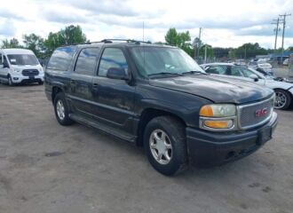  2004 GMC  - Image 0.