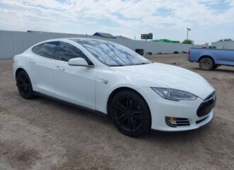  2015 TESLA  - Image 0.