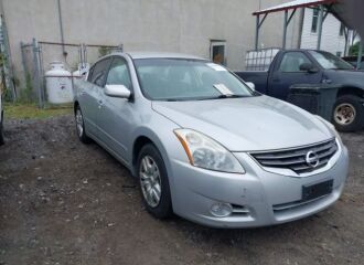  2010 NISSAN  - Image 0.