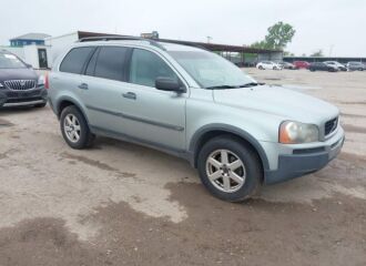  2004 VOLVO  - Image 0.