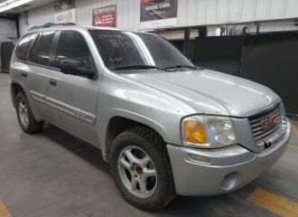  2004 GMC  - Image 0.