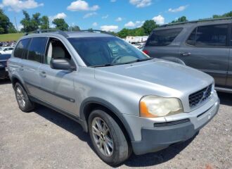  2004 VOLVO  - Image 0.