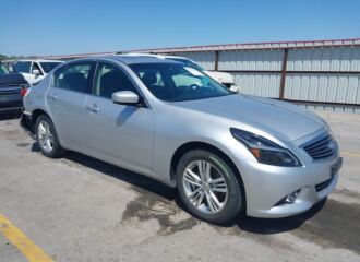  2011 INFINITI  - Image 0.