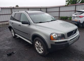  2003 VOLVO  - Image 0.