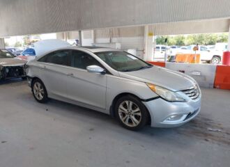  2013 HYUNDAI  - Image 0.