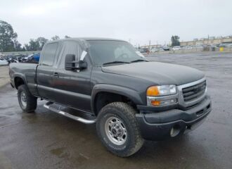  2003 GMC  - Image 0.