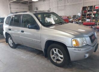  2005 GMC  - Image 0.