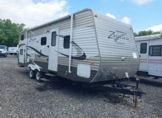  2014 DS CORP DBA CROSSROADS RV  - Image 0.