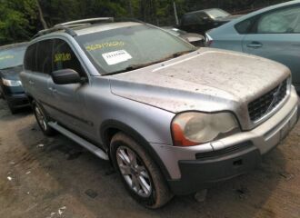  2004 VOLVO  - Image 0.