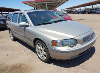  2002 VOLVO  - Image 0.