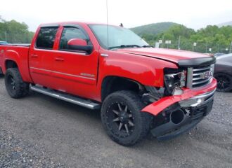  2011 GMC  - Image 0.