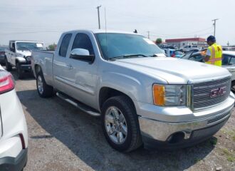  2013 GMC  - Image 0.