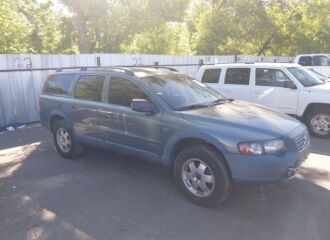  2003 VOLVO  - Image 0.