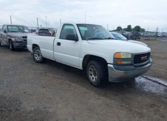  2002 GMC  - Image 0.