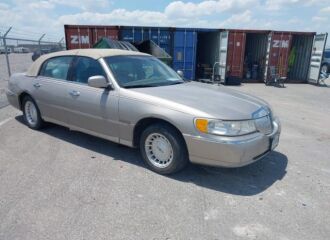  1999 LINCOLN  - Image 0.