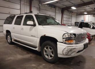  2004 GMC  - Image 0.