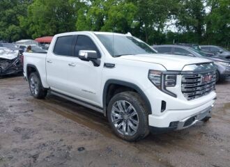  2023 GMC  - Image 0.