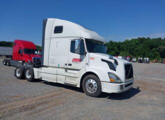  2016 VOLVO TRUCK  - Image 0.