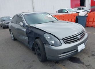  2004 INFINITI  - Image 0.