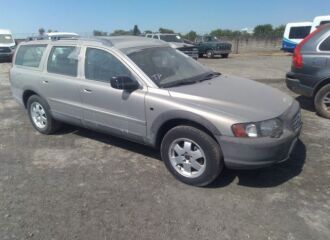  2002 VOLVO  - Image 0.