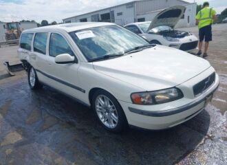  2002 VOLVO  - Image 0.