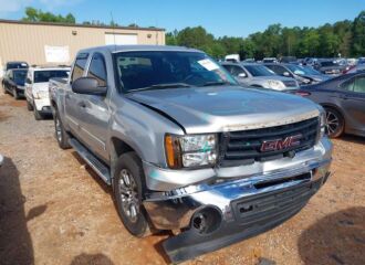  2011 GMC  - Image 0.