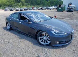  2017 TESLA  - Image 0.