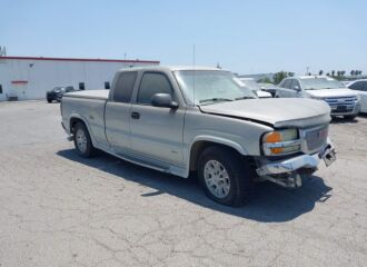  2003 GMC  - Image 0.