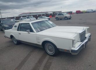  1982 LINCOLN  - Image 0.