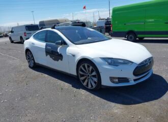  2015 TESLA  - Image 0.