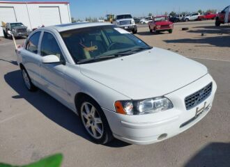  2005 VOLVO  - Image 0.